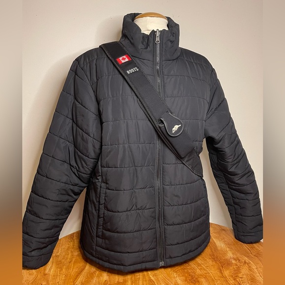 Roots Sport red & black sling back bag - Picture 4 of 12